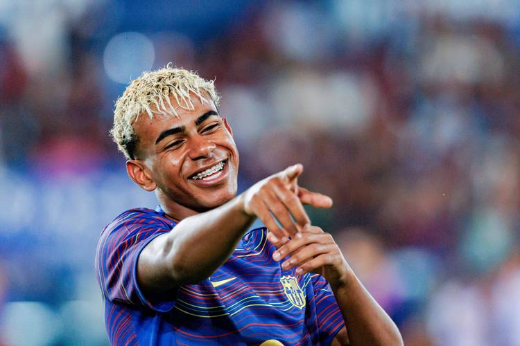 记者守候利物浦基地等待萨拉赫，斯洛特或派其出战国米