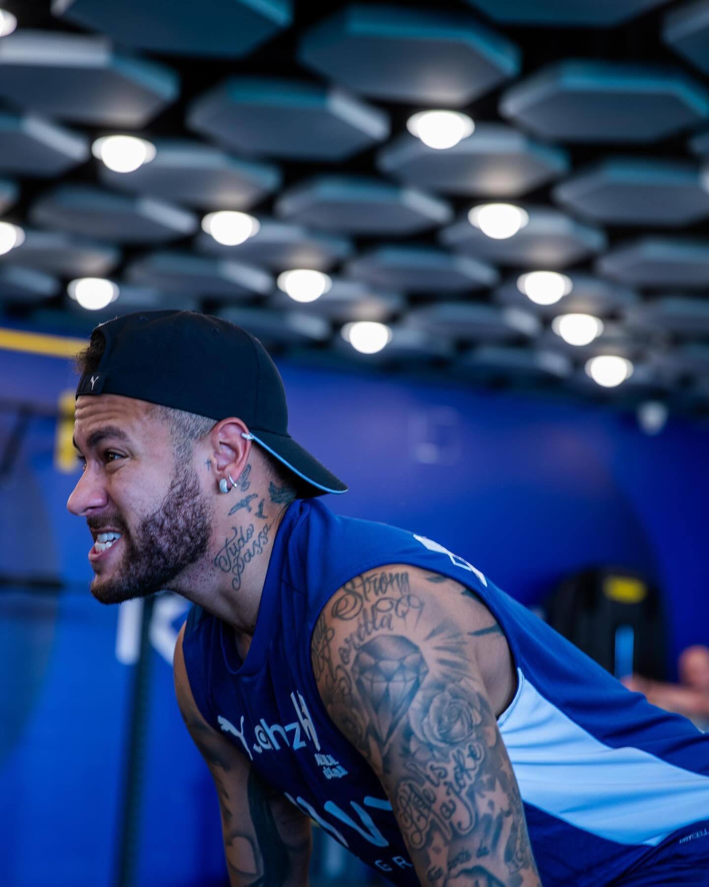 欧冠进球榜更新：梅西连续破门,