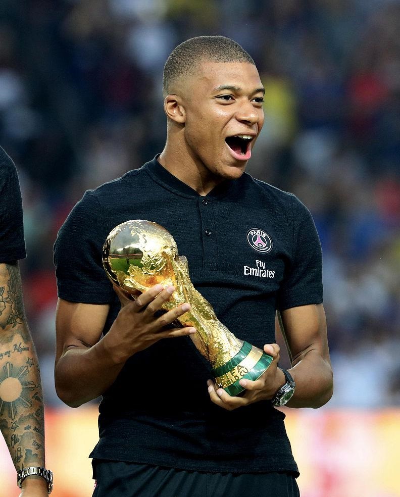 英超代表：U15的最佳球员到了U19不一定是最佳，教练要基于未来做决定（英超官员：U15最佳未必U19仍领先，教练选人应着眼未来）