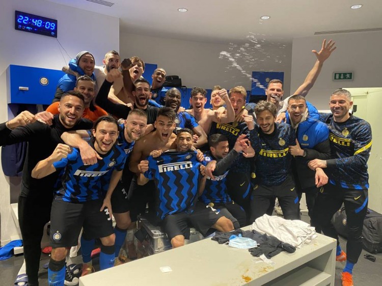 本届非洲杯共有32名英超球员参赛，萨拉赫、姆伯莫领衔（32名英超球员征战本届非洲杯，萨拉赫、姆伯莫领衔）